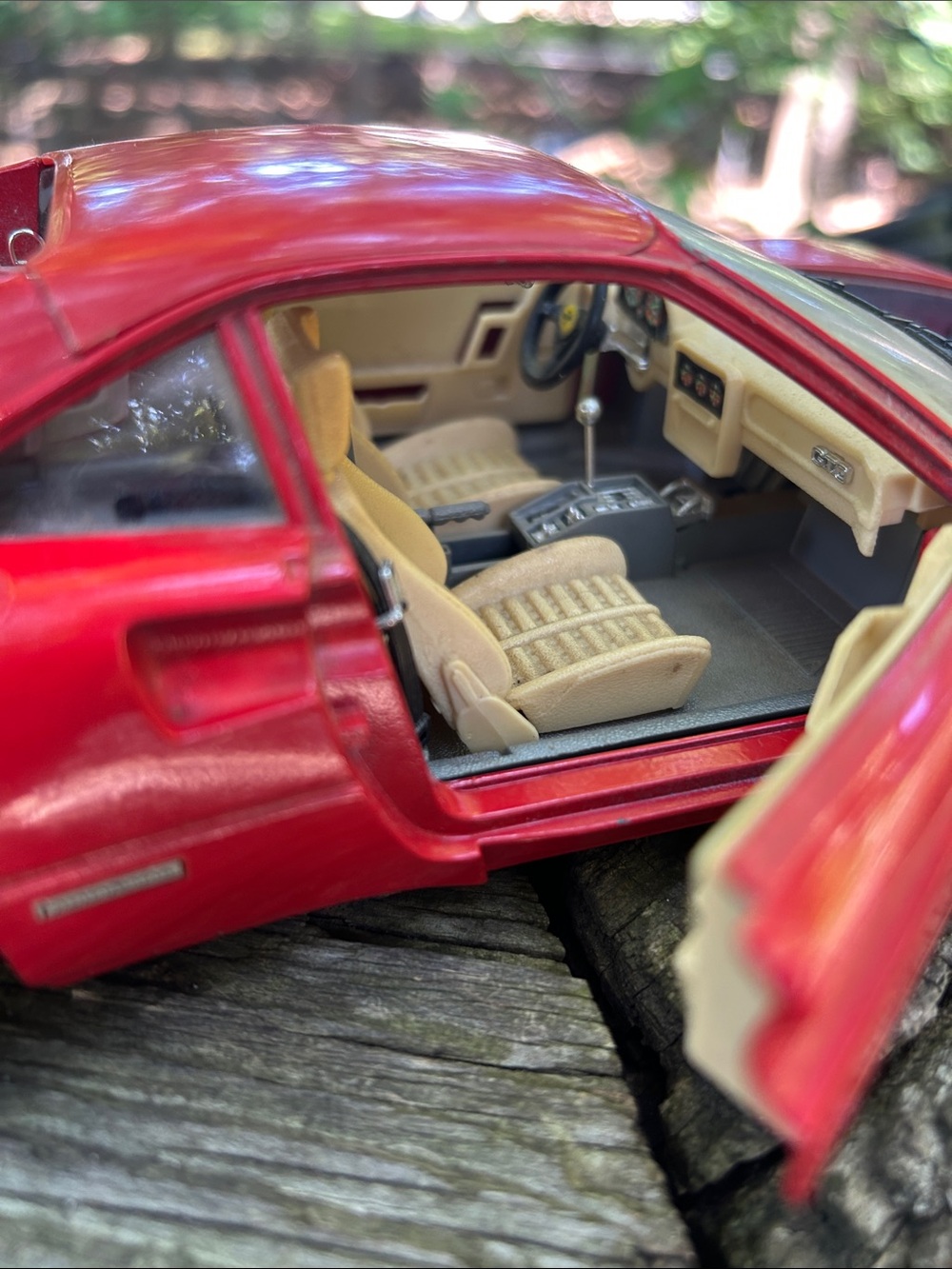 Burago 1:18 1984 Ferrari GTO, Made in Italy - Picture 4 of 10